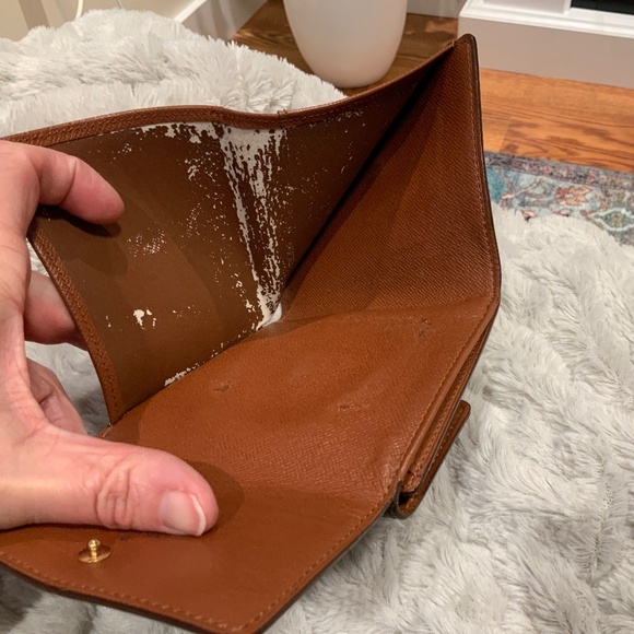 Louis Vuitton Monogram Medium Sized Elise Trifold Wallet - Picture 11 of 16